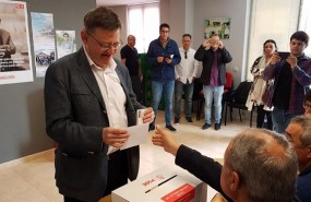 ep el president instantesde introducirpapeleta