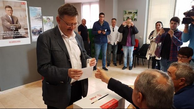 ep el president instantesde introducirpapeleta