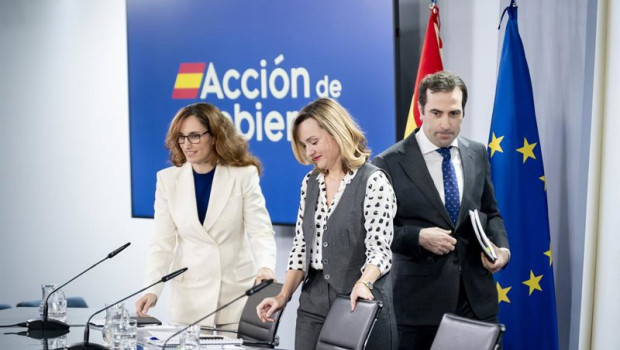 ep i d la ministra de sanidad monica garcia la ministra de educacion y portavoz del gobierno pilar