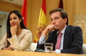 ep imagenarchivoalcaldemadrid jose luis martinez-almeida yvicealcaldesala capital begona villacis en ruedaprensala juntagobierno municipal