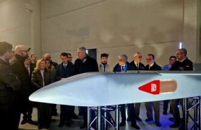 ep la secretaria de estado de defensa amparo valcarce visita la futura fabrica de drones de indra