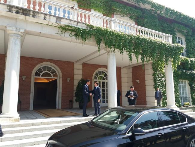 Pedro Sánchez recibe a Pablo Casado en la Moncloa | EUROPA PRESS ep pedro sanchez recibepablo casadola moncloa