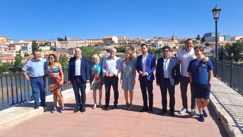 ep raquel sanchez junto a candidatos del psoe por zamora ep raquel sanchez junto a candidatos del psoe por zamora