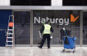 ep un operario limpia la cristalera de la sede de naturgy ubicada en la capital madrid espana a 26 ep un operario limpia la cristalera de la sede de naturgy ubicada en la capital madrid espana a 26