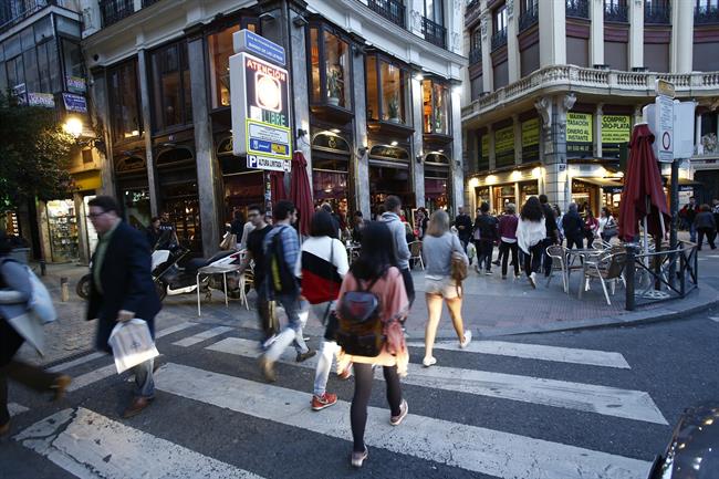 ep andando andar pasear paseandomadrid calle cruzandopasocebra