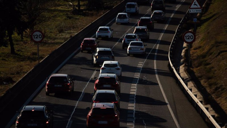 ep archivo atasco de vehiculos en la a 5 a 20 de diciembre de 2024 en madrid espana ep archivo atasco de vehiculos en la a 5 a 20 de diciembre de 2024 en madrid espana
