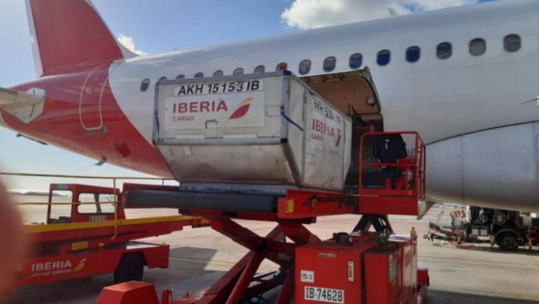 ep archivo   el grupo iberia e iag cargo llevan a canarias y melilla las vacunas de moderna