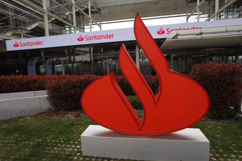 Jefferies eleva la valoración de Santander por la potencial mejora de los resultados