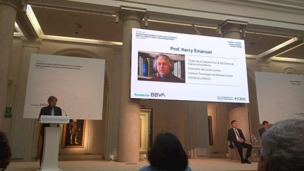 ep el catedratico kerry emanuel premio fundacion bbva de cambio climatico por sus teorias de