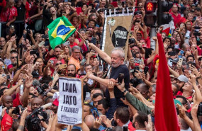 ep el expresidente de brasil lula da silva durante una manifestacion a su favor tras su salida de la