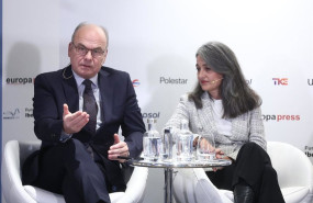 ep el jefe de mobility city jaime armengol y la subdirectora de productos energeticos de repsol