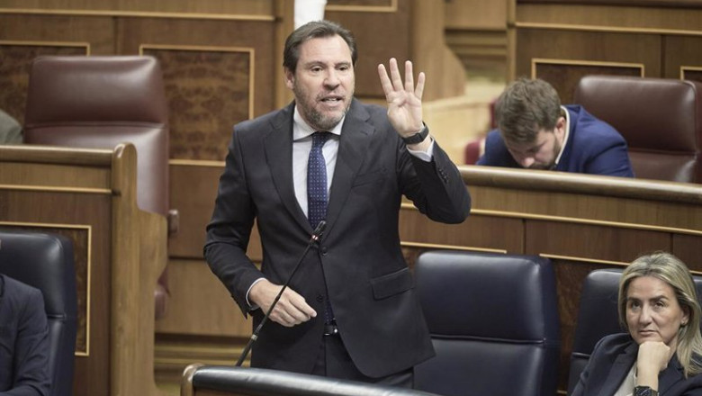 ep el ministro de transportes oscar puente durante una sesion plenaria en el congreso a 22 de abril