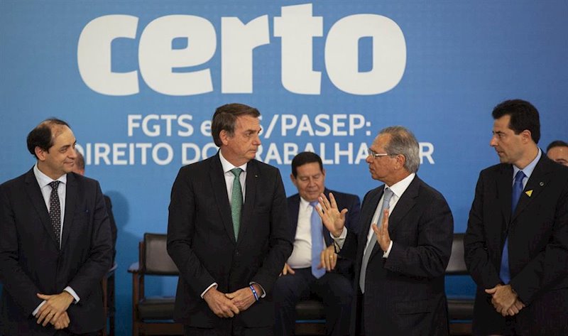 ep el presidente de brasil jair bolsonaro y el ministro de economia paulo guedes