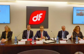 ep el presidente de duro felguera eduardo espinosa segundo por la izquierda en la junta general