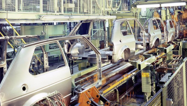 ep el volkswagen golf salia de las fabricas de la compania en wolfsburg en 1974