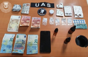 ep imagen de la droga y dinero requisado a un detenido que viajaba en un coche vtc