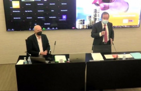 ep jordi assens y ernesto poveda durante la presentacion del estudio realizado por eada business