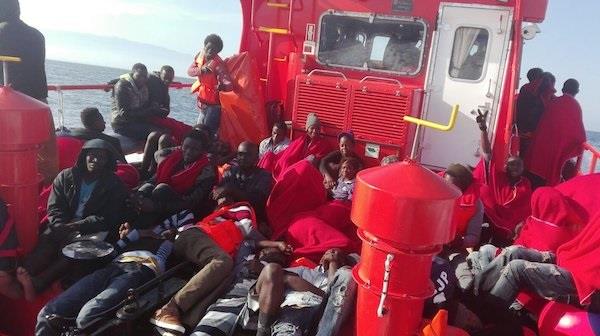 Los rescatados a bordo de la Salvamar Spica rumbo a Almería | SALVAMENTO MARÍTIMO - Archivo ep los rescatadosbordola salvamar spica rumboalmeria