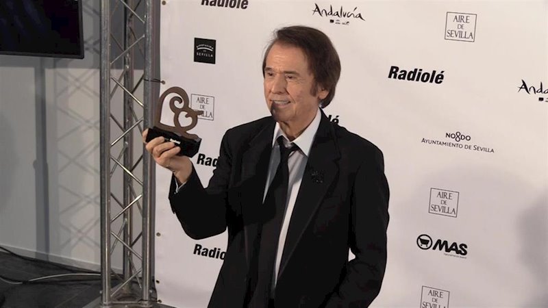 ep raphael en la entrega de premios de radiole ep raphael en la entrega de premios de radiole