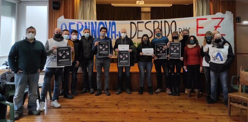 ep trabajadores de aernnova encerrados en protesta por el ere ep trabajadores de aernnova encerrados en protesta por el ere