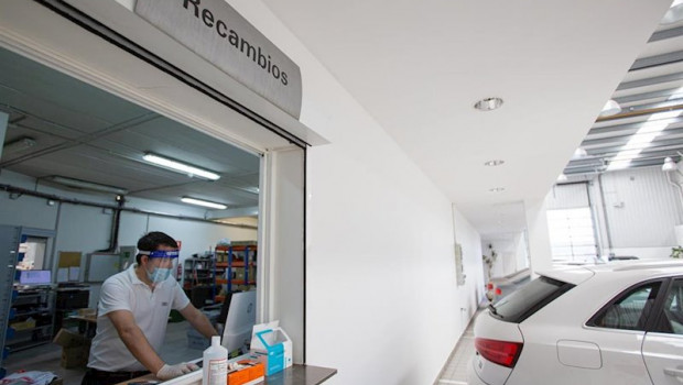 ep un empleado en un concesionario reabiertos en la fase 1 de desescalada