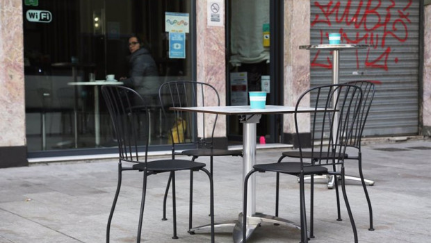 ep una mesa de una terraza en leon castilla y leon a 4 de diciembre de 2020
