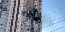 les bombardements russes continuent en ukraine kiev resiste les bombardements russes continuent en ukraine kiev resiste