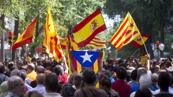 cataluna-manifestacion-bandera-espana-560x315