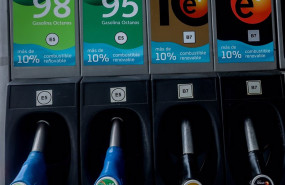 ep archivo   el crudo descendio hasta los 7031 dolares por barril a mediados de septiembre lo que ha