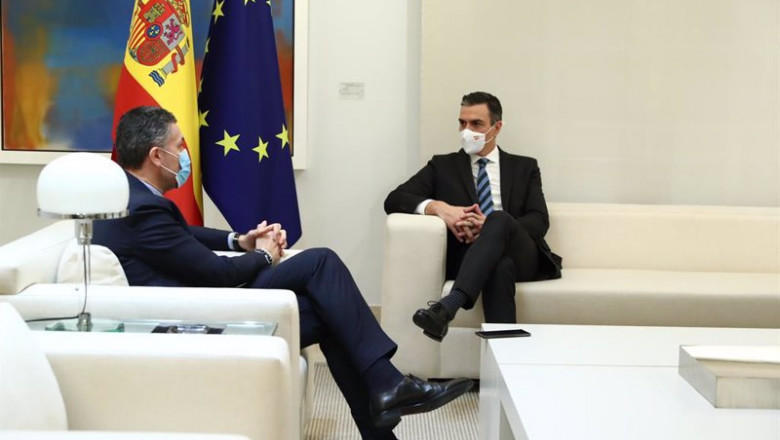 ep archivo   el presidente del gobierno pedro sanchez con el secretario general de la confederacion