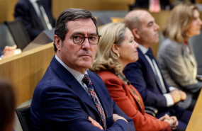 ep archivo   i d el presidente de la ceoe antonio garamendi la vicepresidenta primera y ministra de