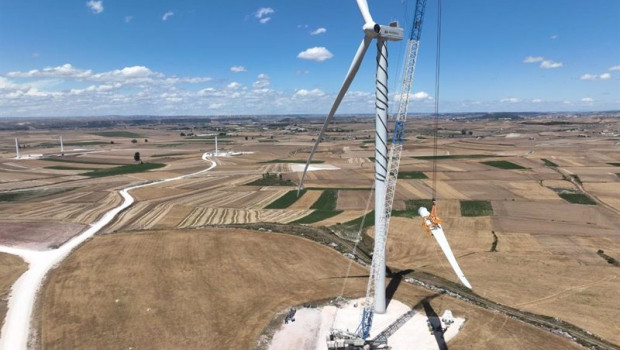 ep archivo   iberdrola instala el primer aerogenerador de uno de sus parques olicos mas potentes de