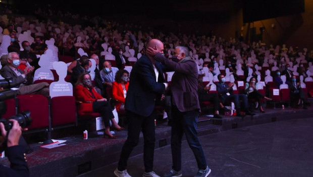 ep archivo   los lideres de ccoo unai sordo i y de ugt pepe alvarez d se abrazan en la inauguracion