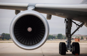 ep archivo   turbina de un airbus a330 durante la presentacion del logo que se ha disenado con