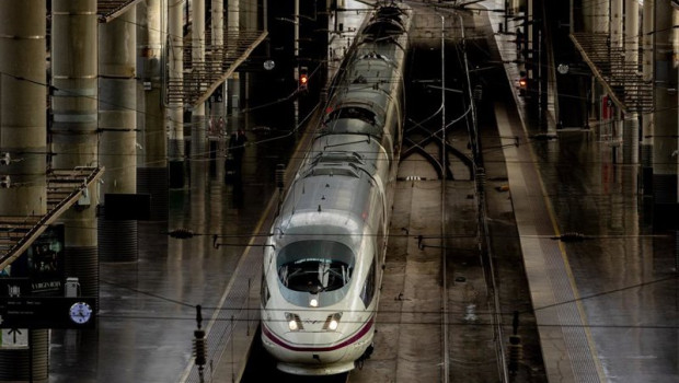 ep archivo   un tren en la estacion de atocha a 31 de octubre de 2024 en madrid espana