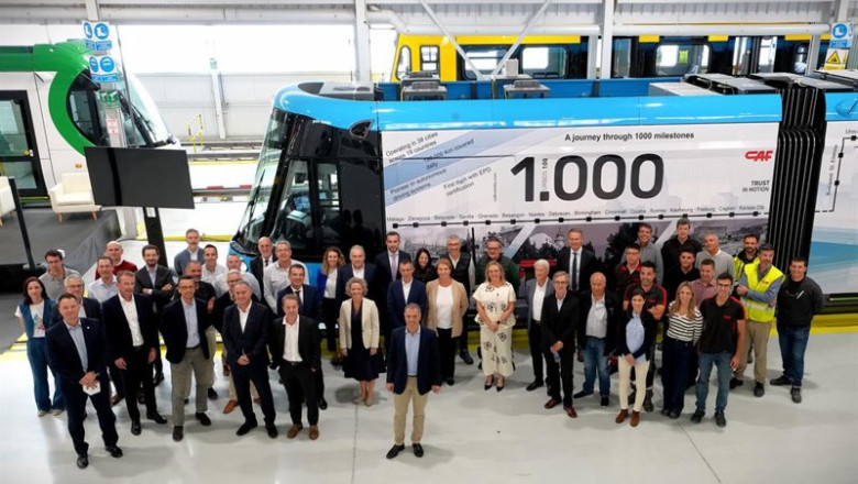ep caf celebra la salida de fabrica del tranvia numero 1000 de urbos