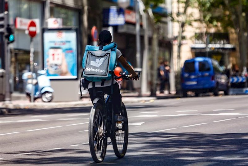 deliveroo founder shu s shares to have