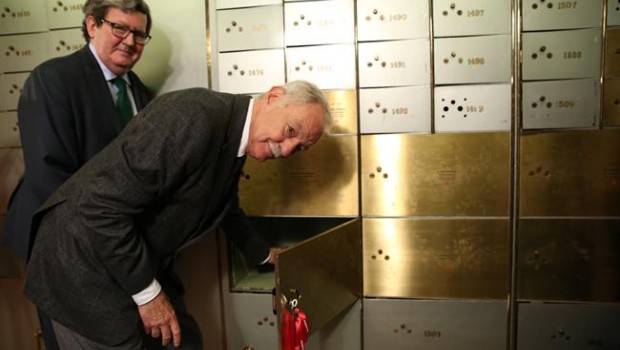 ep eduardo mendoza depositalegadola cajalas letras