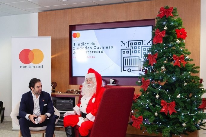 ep el 77 de los espanoles prefiere pagar con tarjeta sus compras navidenas segun un estudio