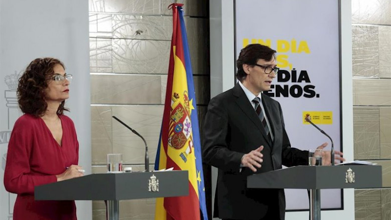 El ministro de Sanidad, Salvador Illa, y la portavoz del Gobierno, María Jesús Montero, durante la rueda de prensa por videoconferencia para abordar la evolución del coronavirus en España. En Madrid, (España), a 17 de abril de 2020. | Moncloa ep el ministro de sanidad salvador illa y la portavoz del gobierno maria jesus montero durante la
