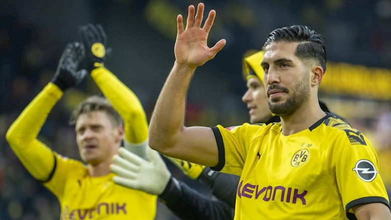 Emre Can y los jugadores del Borussia Dortmund saludan a su afición tras un partido | David Inderlied/dpa ep emre can y los jugadores del borussia dortmund saludan a su aficion tras un partido