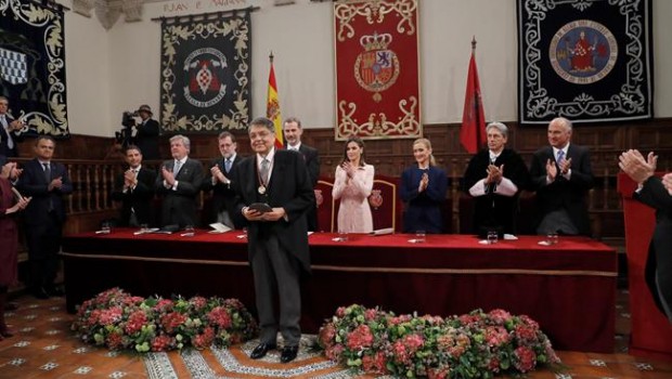 ep escritor sergio ramirez tras recibirreymedallapremio cervantes