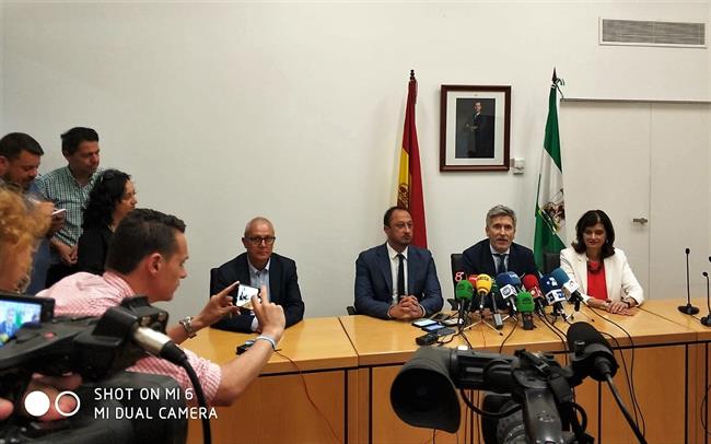 Grande-Marlaska en rueda de prensa en Algeciras | JUNTA DE ANDALUCÍA ep grande-marlaskaruedaprensaalgeciras