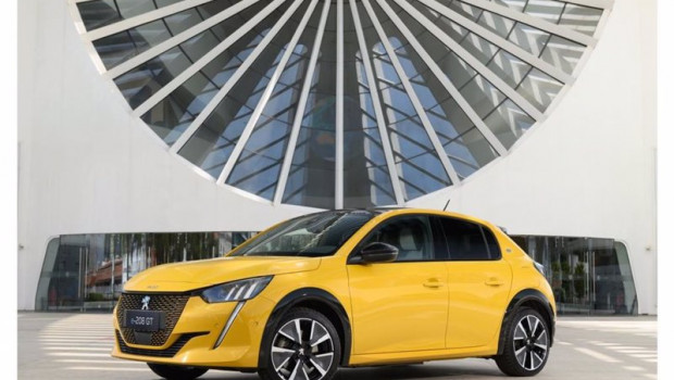 ep la berlina electrica e 208 gt de peugeot