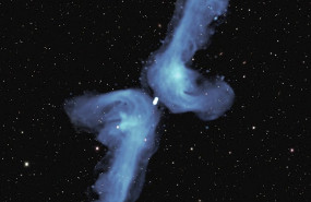 ep la galaxia x pks 2014-55 a 800 millones de anos luz