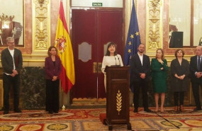 ep la periodista anabel diez recibe en el congreso el premio josefina carabias de periodismo