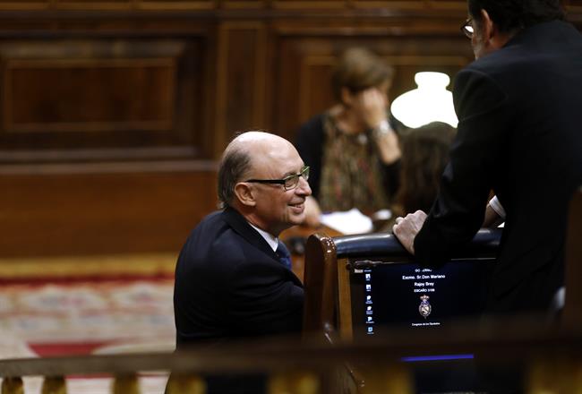 Mariano Rajoy y Cristóbal Montoro en el debate sobre los Presupuestos | EUROPA PRESS ep mariano rajoycristobal montorodebatelos presupuestos 20170503172603