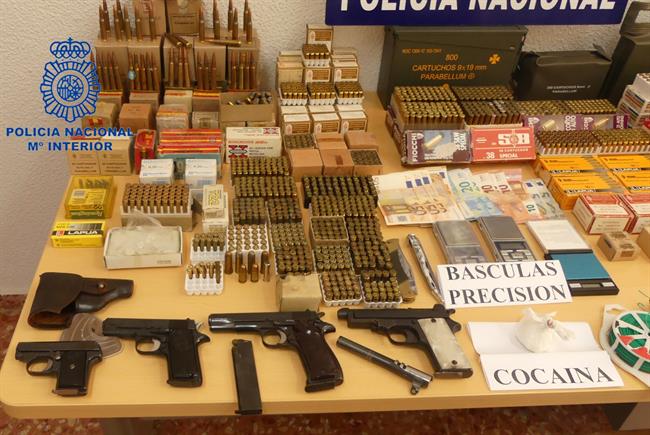 Np:"La Policía Nacional Desmantela Un Punto De Depósito De Armas Y Munición Y De | POLICÍA NACIONAL ep npla policia nacional desmantelapuntodepositoarmasmunicionde