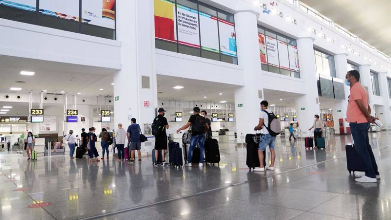 ep salida de turistas y residentes al aeropuerto pablo ruiz picasso malaga a 22 de junio del 2020 ep salida de turistas y residentes al aeropuerto pablo ruiz picasso malaga a 22 de junio del 2020