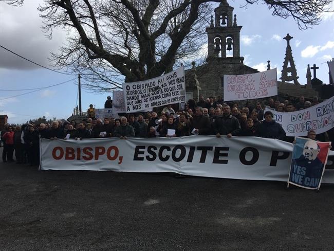 ep vecinosfriolguitirizmanifiestantrasladosu parroco
